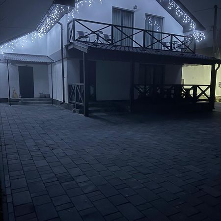 U Anastasii I Sofii Bilya Richki Mykulychyn Exterior foto