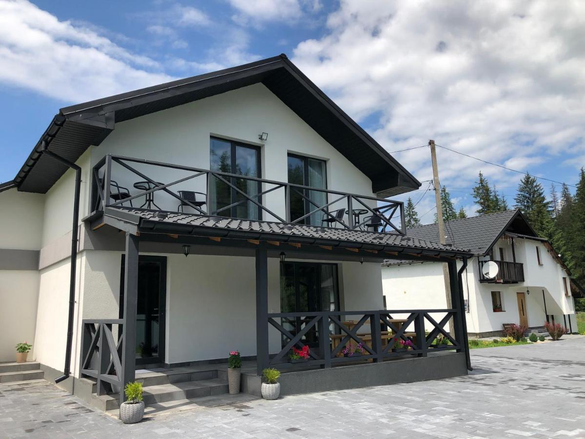 U Anastasii I Sofii Bilya Richki Mykulychyn Exterior foto