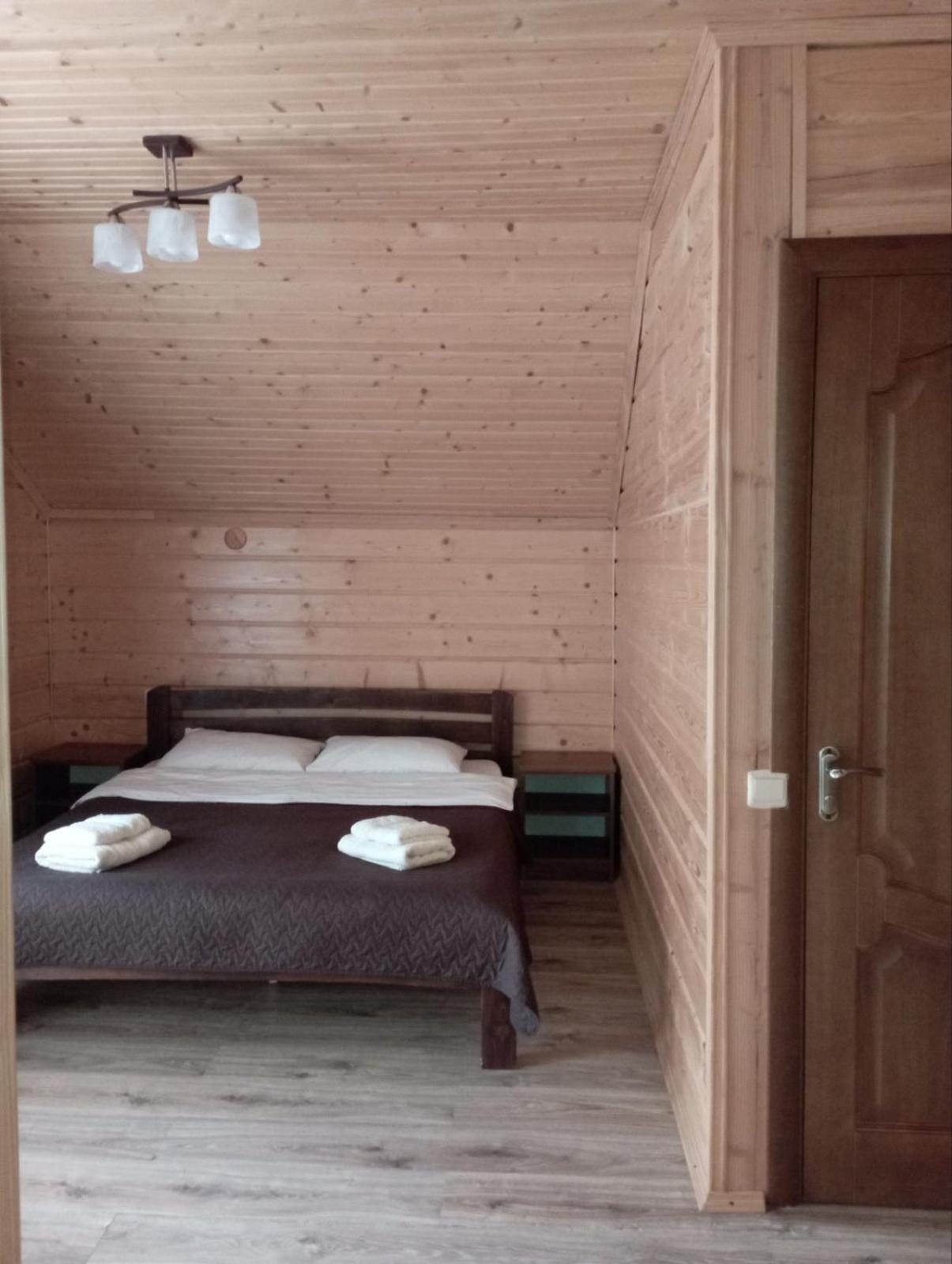 U Anastasii I Sofii Bilya Richki Mykulychyn Exterior foto
