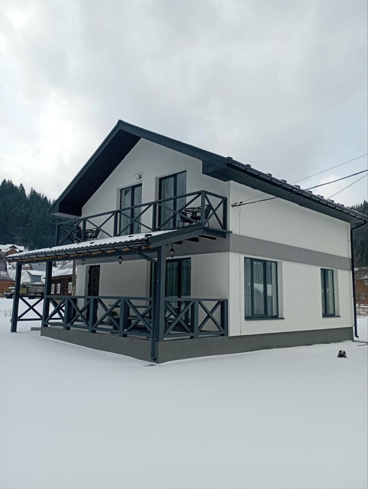 U Anastasii I Sofii Bilya Richki Mykulychyn Quarto foto