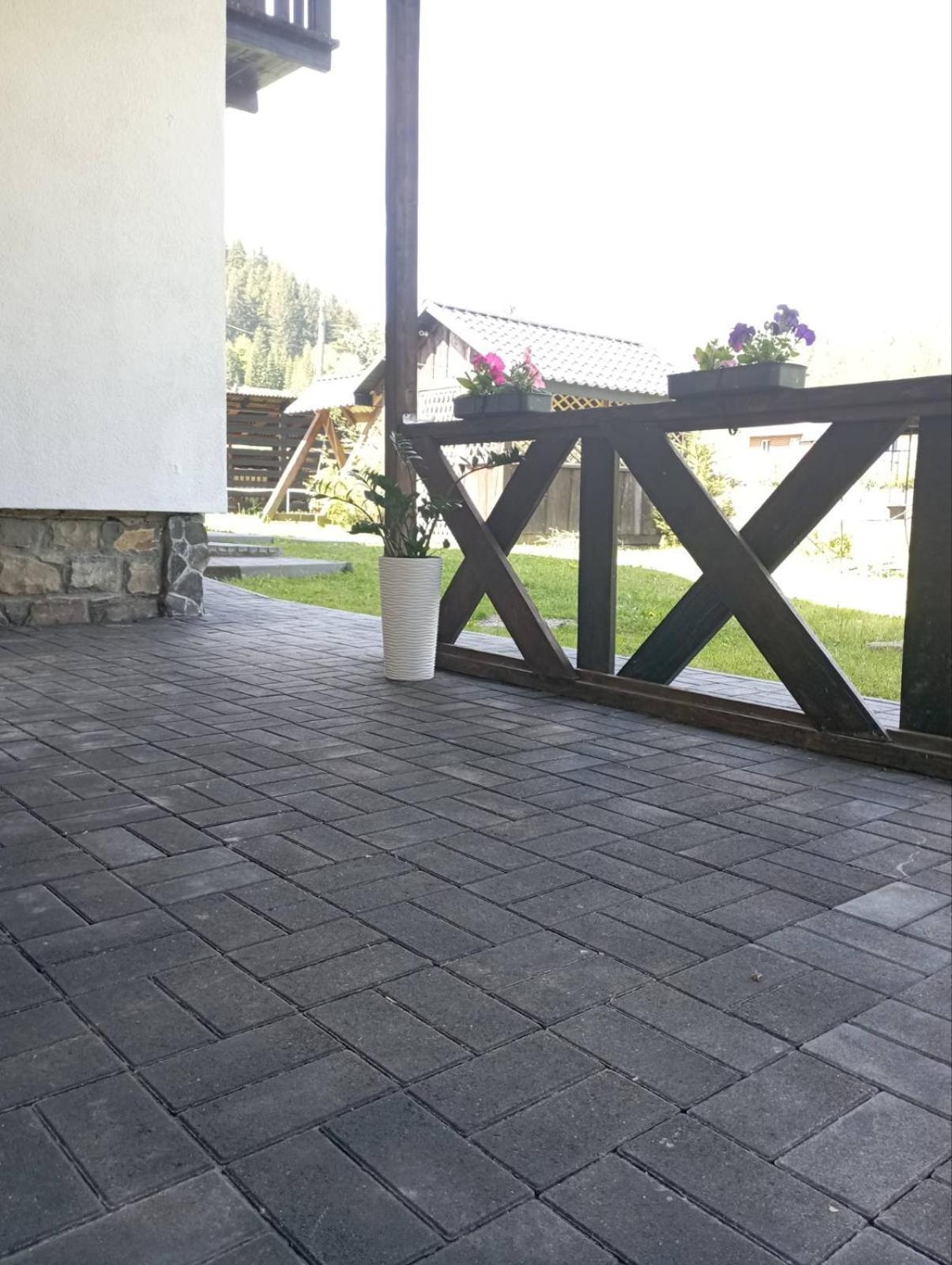 U Anastasii I Sofii Bilya Richki Mykulychyn Exterior foto