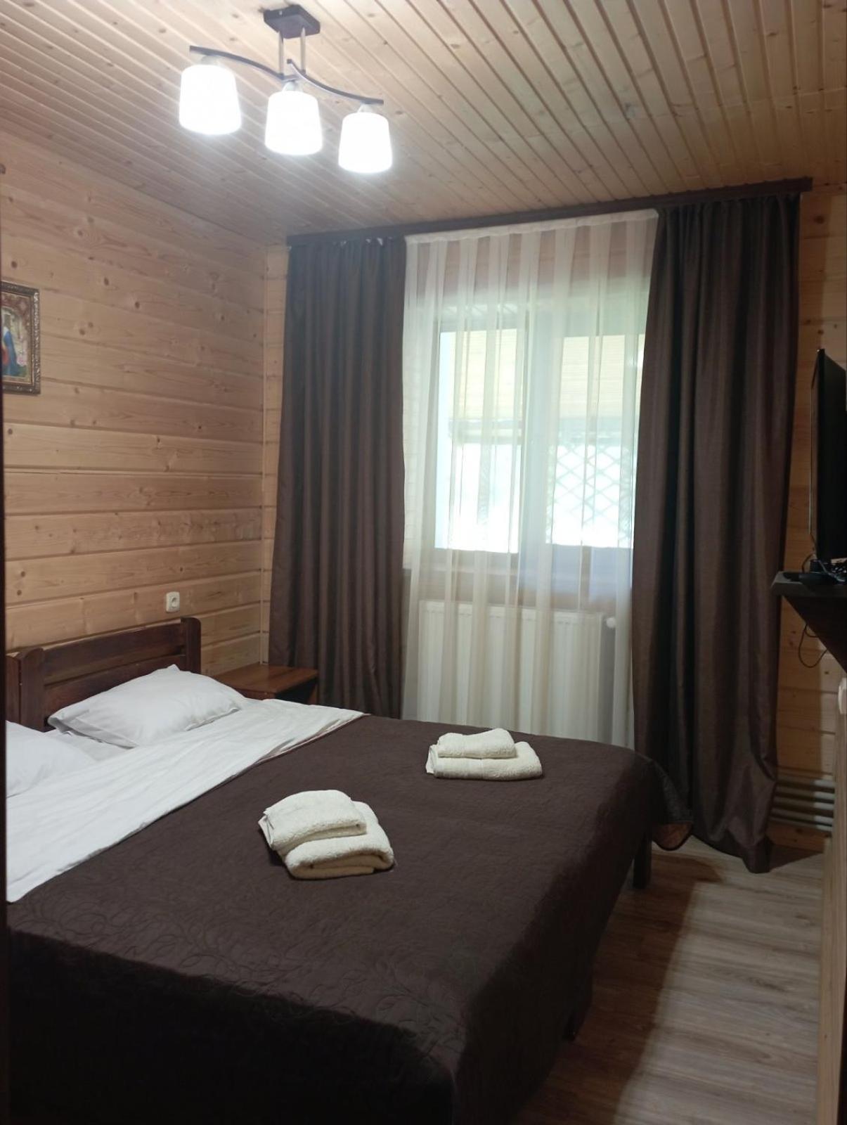 U Anastasii I Sofii Bilya Richki Mykulychyn Exterior foto