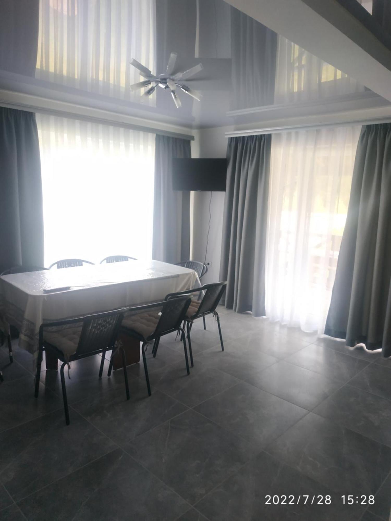 U Anastasii I Sofii Bilya Richki Mykulychyn Quarto foto