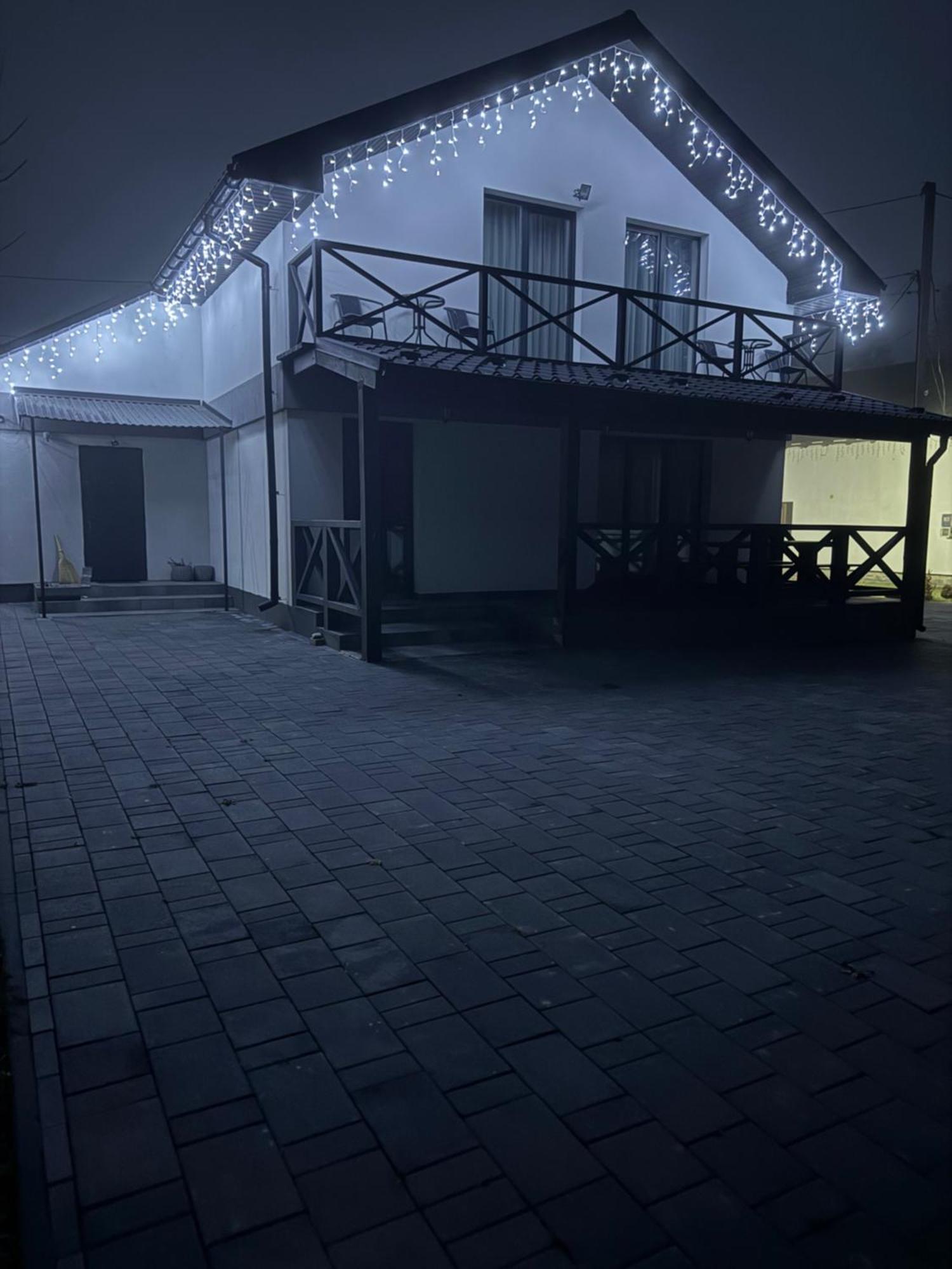 U Anastasii I Sofii Bilya Richki Mykulychyn Exterior foto