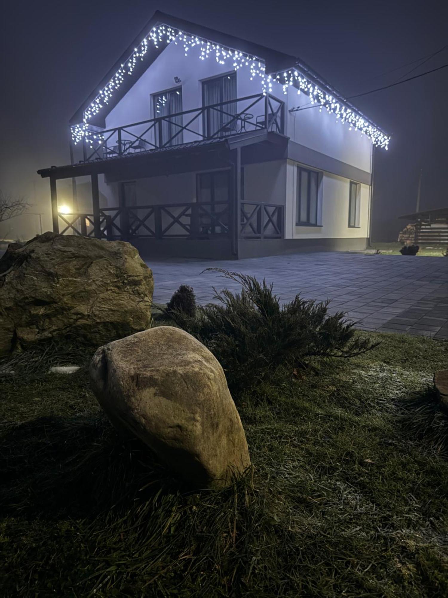 U Anastasii I Sofii Bilya Richki Mykulychyn Exterior foto